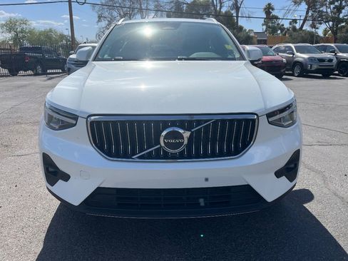 Used 2023 Volvo XC40 B5 Plus AWD/4WD image 8