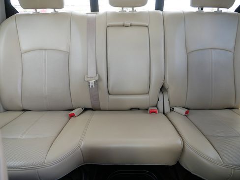 Used 2018 RAM 1500 Laramie w/ Convenience Group AWD/4WD image 13