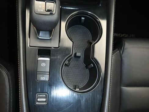 Used 2021 Nissan Rogue SL w/ Premium Package FWD image 19