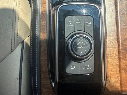 Used 2022 Nissan Armada SL w/ Captain's Chairs Package AWD/4WD image 29