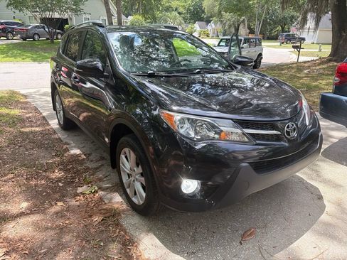 Used 2015 Toyota RAV4 Limited FWD image 1