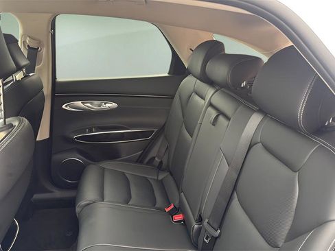 Used 2025 Genesis GV70 2.5T image 10