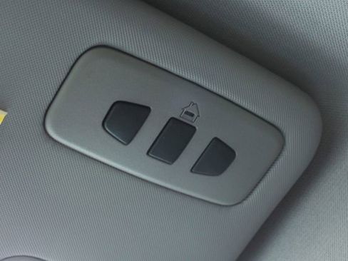 Used 2017 Alfa Romeo Giulia Sprint w/ Cold Weather Package image 28