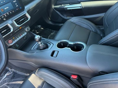 Used 2025 Ford Mustang GT Premium RWD image 18