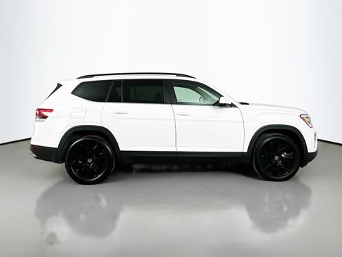 Used 2025 Volkswagen Atlas SE AWD/4WD image 4