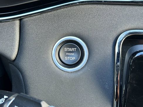 Used 2022 Land Rover Range Rover Evoque R-Dynamic SE image 34