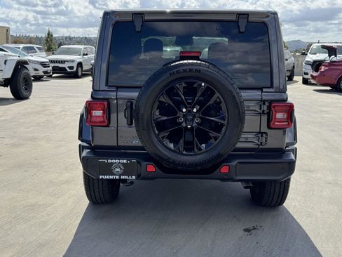 Certified 2025 Jeep Wrangler Unlimited Sahara w/ Safety Group AWD/4WD image 6