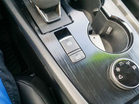 Used 2022 Nissan Rogue SV w/ SV Premium Package image 30