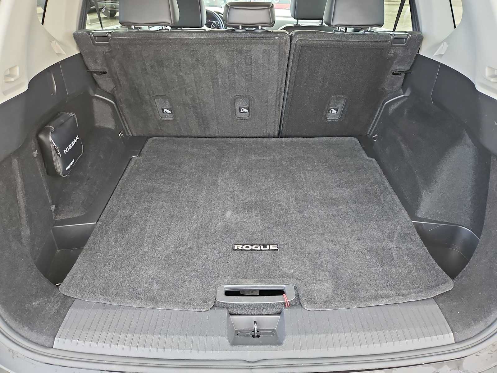 Used 2023 Nissan Rogue SV w/ SV Premium B Package FWD image 33