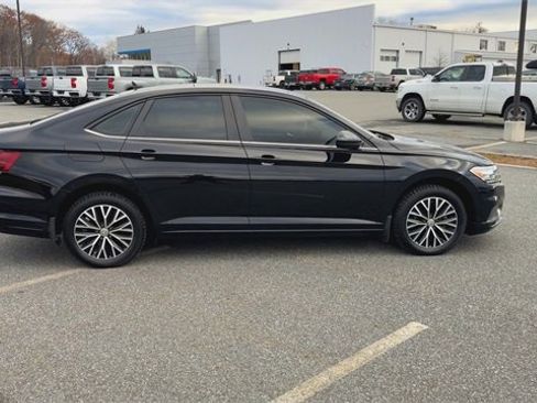 Used 2021 Volkswagen Jetta SE image 9