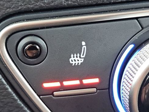 Used 2022 Audi Q5 2.0T Premium image 13