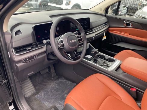New 2026 Kia Carnival EX FWD image 13
