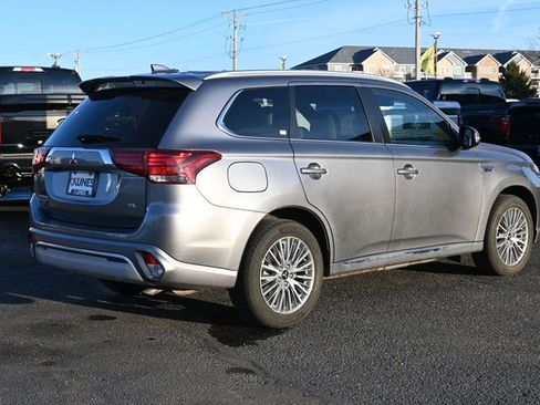 Used 2022 Mitsubishi Outlander 4WD Plug-In Hybrid image 5