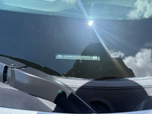 Used 2025 Chevrolet Equinox LT FWD image 30