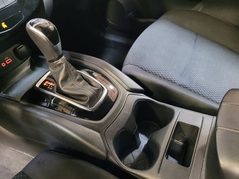 Used 2021 Nissan Rogue Sport S image 26