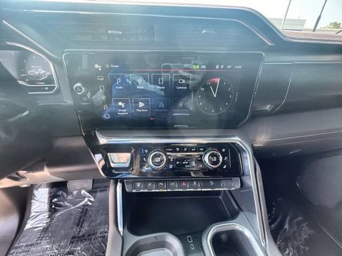 Used 2024 GMC Sierra 2500 Denali w/ Denali Reserve Package AWD/4WD image 16