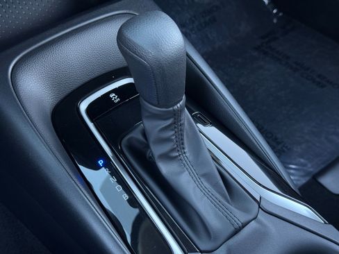 Used 2025 Toyota Corolla LE image 25