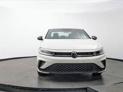 Used 2025 Volkswagen Jetta Sport FWD image 11