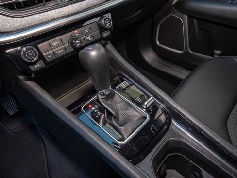 Used 2025 Jeep Compass Latitude image 27