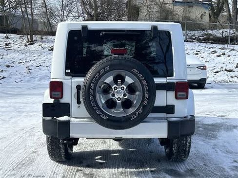 Used 2018 Jeep Wrangler Sahara w/ Connectivity Group image 4