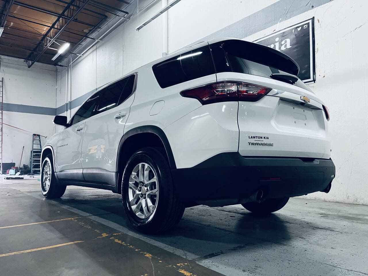 Used 2019 Chevrolet Traverse LT FWD image 12