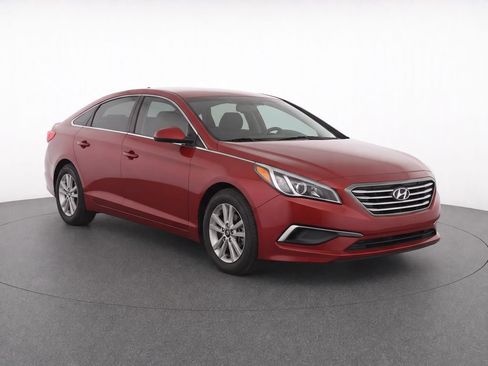 Used 2016 Hyundai Sonata SE FWD image 2