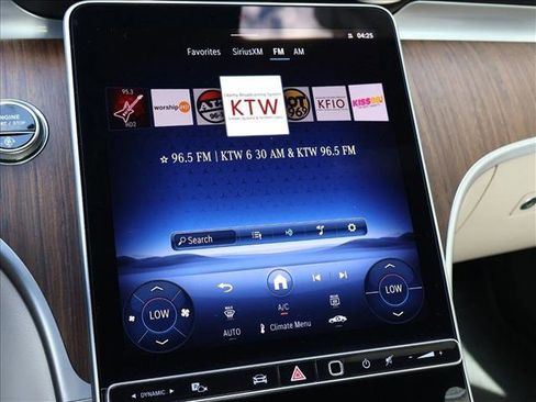 Used 2025 Mercedes-Benz C 300 4MATIC Sedan image 18