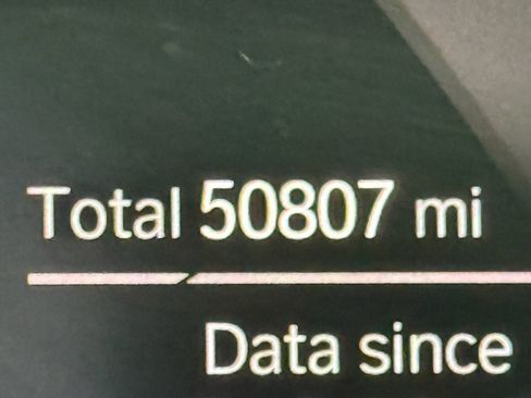 Used 2021 BMW 540i w/ Convenience Package image 26