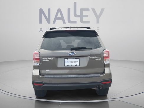 Used 2017 Subaru Forester 2.5i Touring AWD/4WD image 4