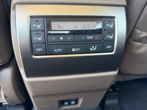 Used 2023 Lexus GX 460 Premium w/ Accessory Package AWD/4WD image 14