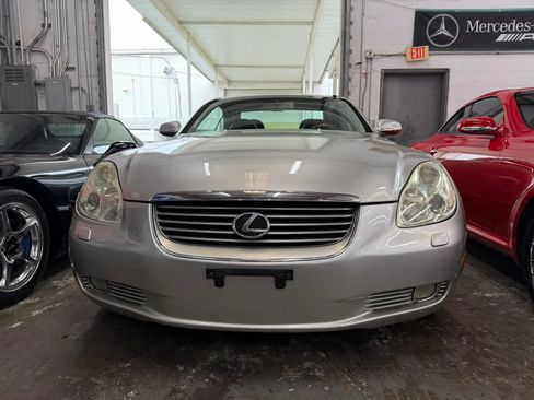 Used 2002 Lexus SC 430 Convertible RWD image 2