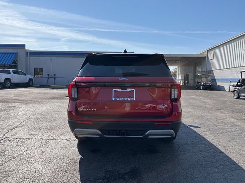 New 2026 Ford Explorer Platinum image 11