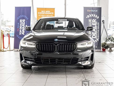 Used 2023 BMW 530e xDrive w/ Convenience Package AWD/4WD image 2