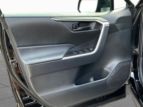 Used 2025 Toyota RAV4 LE FWD image 21