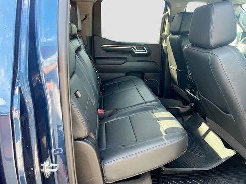 Used 2022 Chevrolet Silverado 1500 LT Trail Boss w/ Convenience Package II AWD/4WD image 29