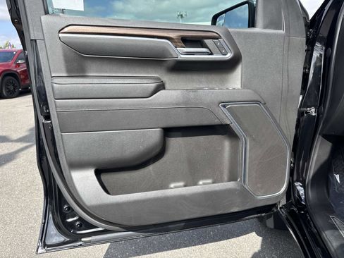 Used 2023 Chevrolet Silverado 1500 LT w/ Protection Package AWD/4WD image 19