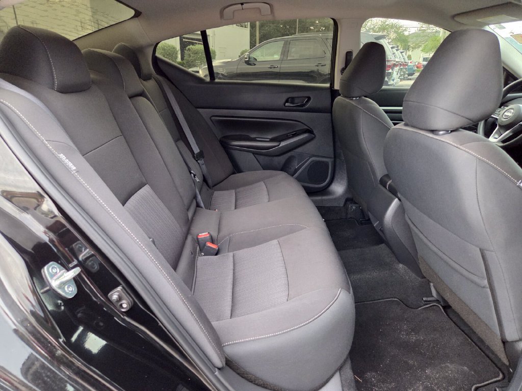 Used 2023 Nissan Altima 2.5 SV AWD/4WD image 18