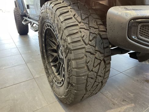 Used 2025 Jeep Gladiator Sport AWD/4WD image 13