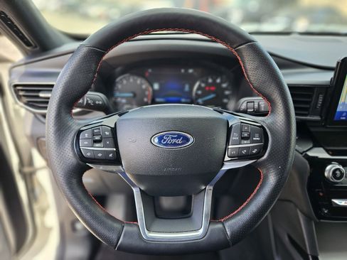 Certified 2023 Ford Explorer ST-Line w/ Class IV Trailer Tow Package image 27