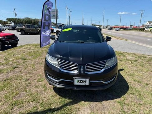 Used 2017 Lincoln MKX Reserve AWD/4WD image 2