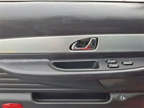 Used 2005 Ford Thunderbird image 16