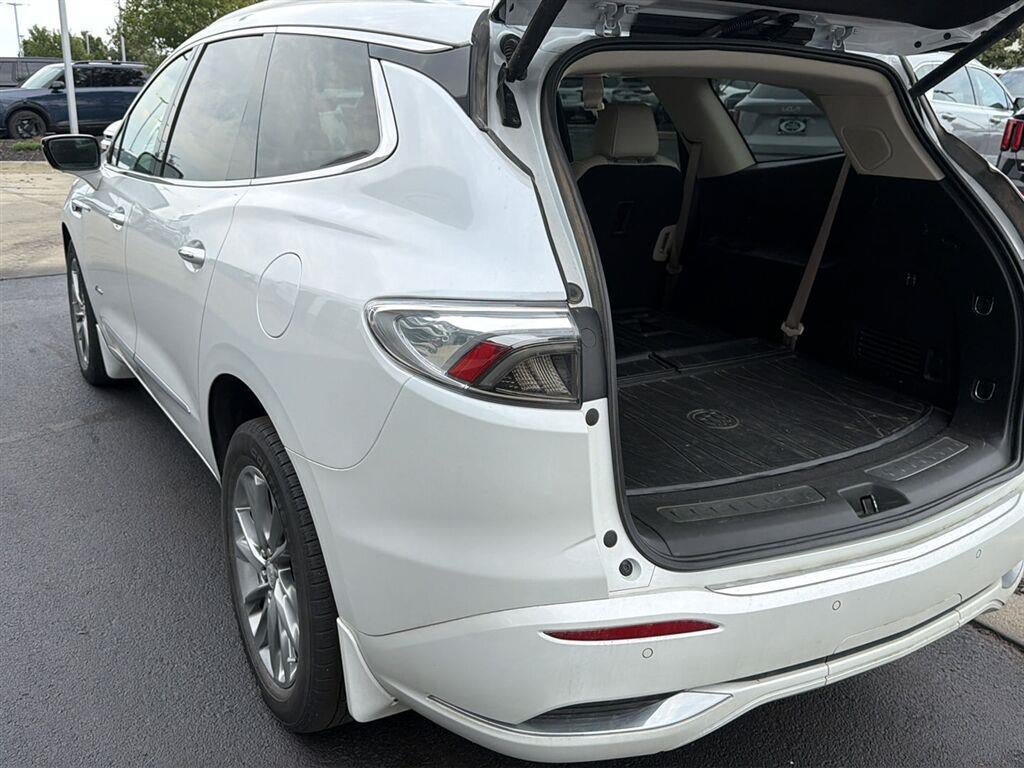 Used 2022 Buick Enclave Avenir w/ Avenir Technology Package AWD/4WD image 32
