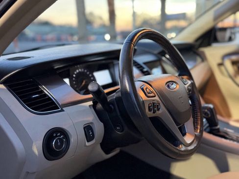 Used 2016 Ford Taurus SEL w/ Equipment Group 201A image 9