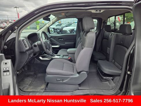 Used 2024 Nissan Frontier SV w/ SV Convenience Package RWD image 15