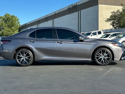 Used 2024 Toyota Camry SE image 6