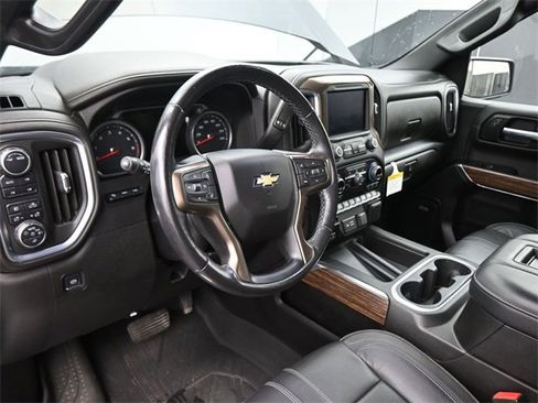 Used 2022 Chevrolet Silverado 1500 High Country w/ Technology Package image 18