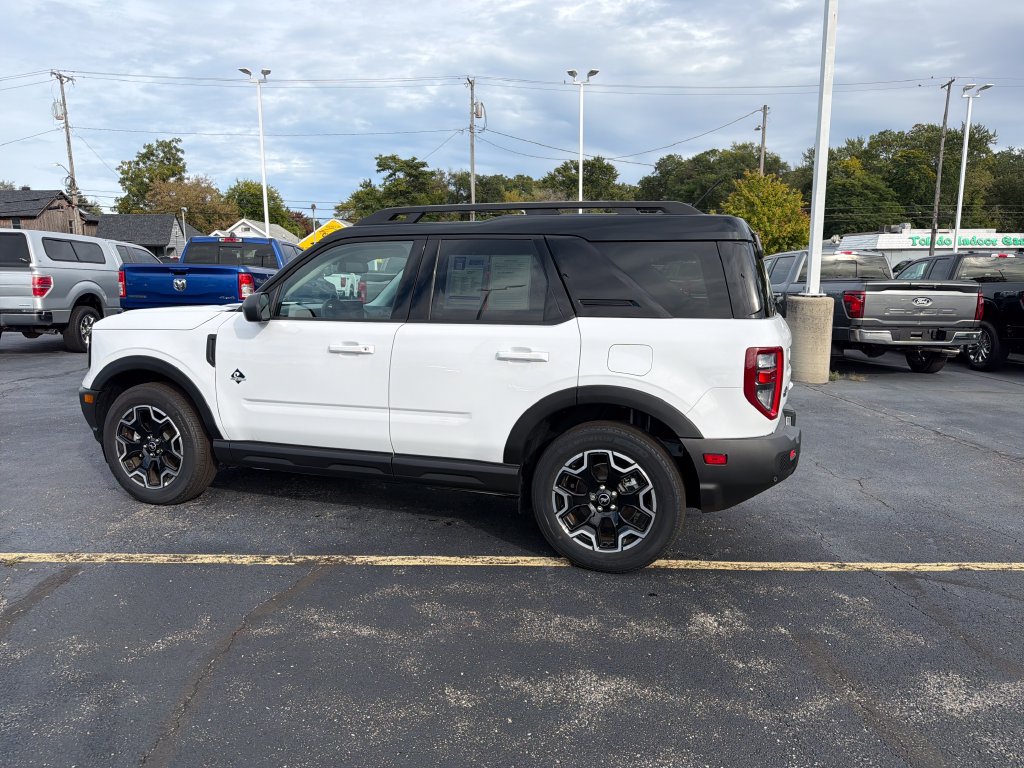 Used 2025 Ford Bronco Sport Outer Banks AWD/4WD image 3
