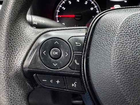 Used 2020 Toyota RAV4 LE FWD image 30