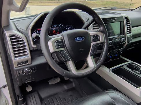 Used 2017 Ford F350 Lariat w/ Chrome Package image 14