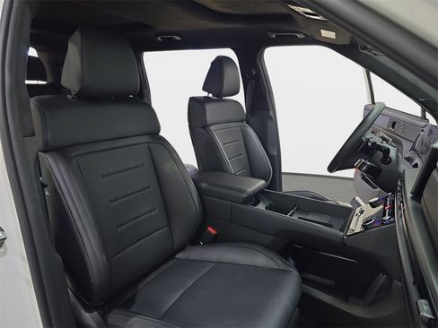 Used 2025 Hyundai Santa Fe Calligraphy image 12